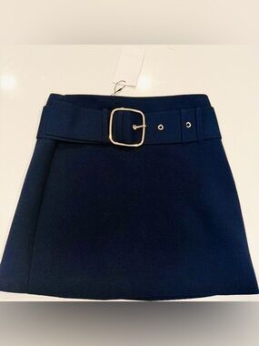 NEW ZARA women mini knit navy blue skirt with gold buckle belt, size S